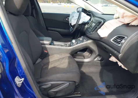 2015 Chrysler 200 Limited z USA, uszkodzony, nr VIN 1C3CCCABXFN588706